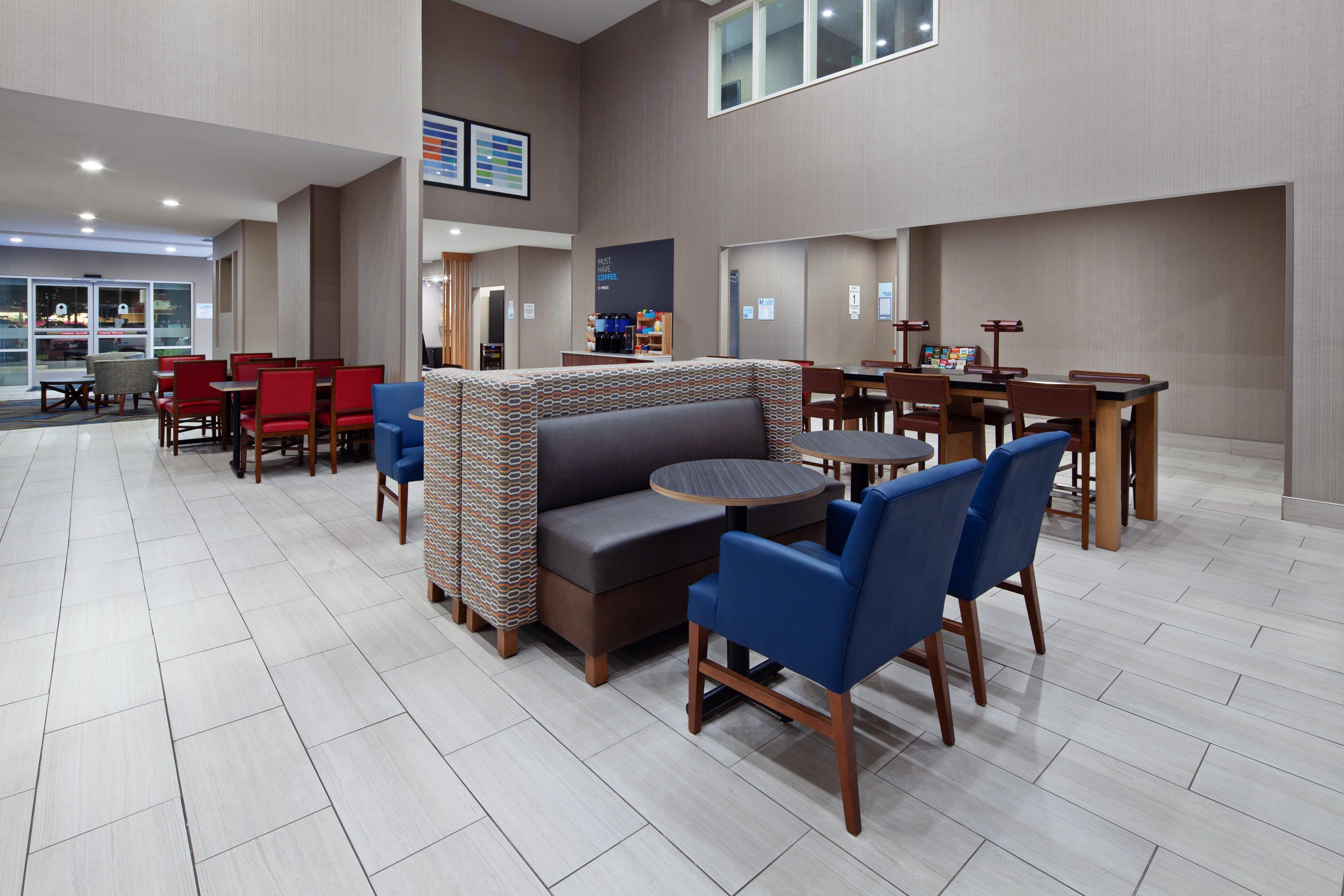 Holiday Inn Express & Suites - Tulare By Ihg Exterior foto